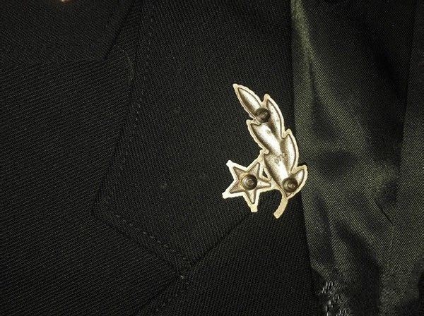 军礼服配饰穿戴方法？