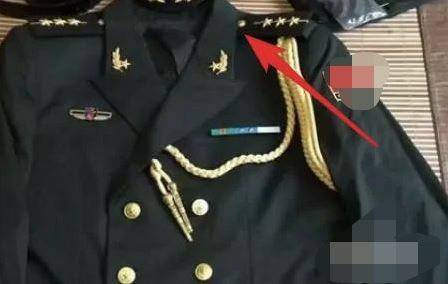 礼服绶带佩戴方法？