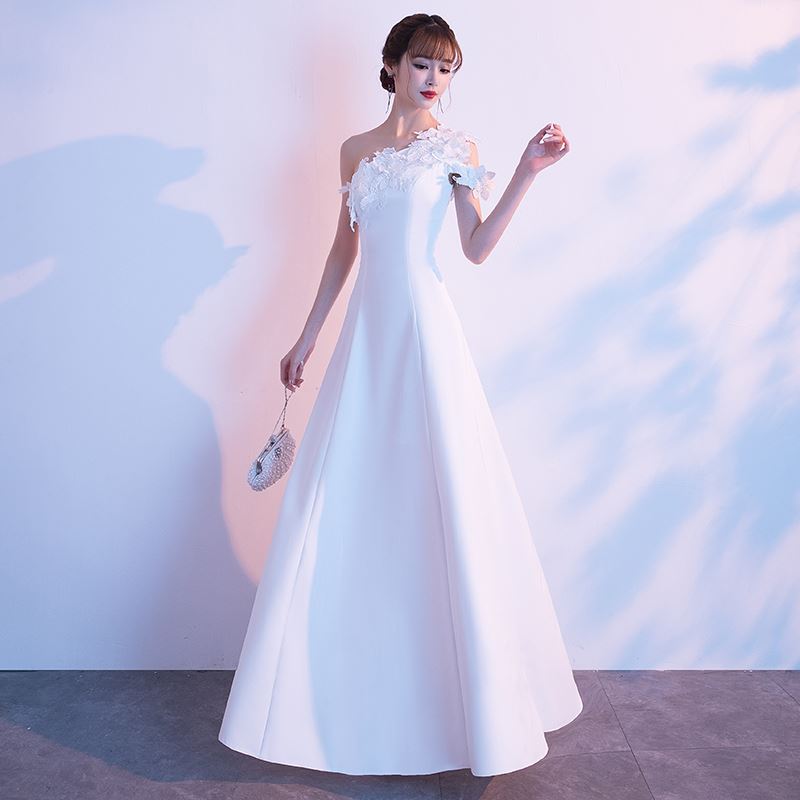 成人礼穿什么衣服合适？