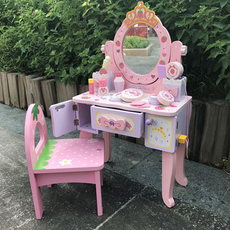十岁左右的女孩子喜欢什么样的礼物？