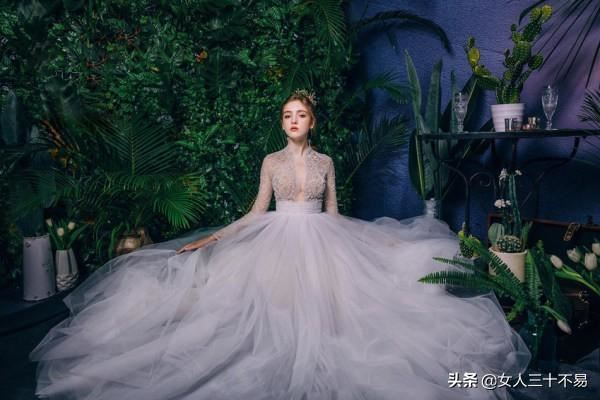冬天新娘穿什么婚纱礼服漂亮又保暖？