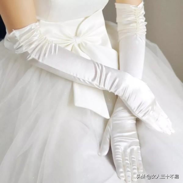 冬天新娘穿什么婚纱礼服漂亮又保暖？
